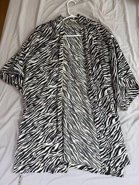 Victoria's Secret Black and White Zebra Print Casual Button-Down Shirt